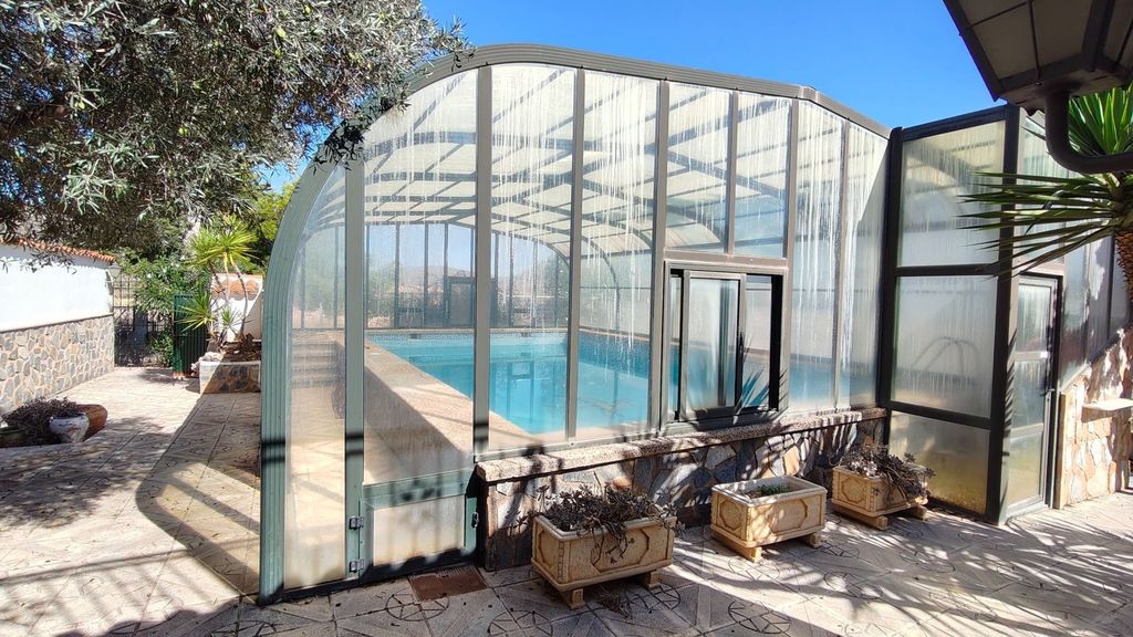 Property photo 2 of 20