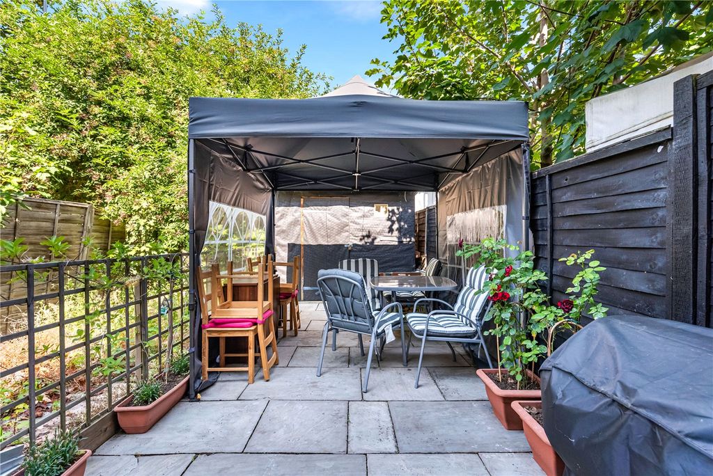 Property photo 2 of 11 Picture No. 13