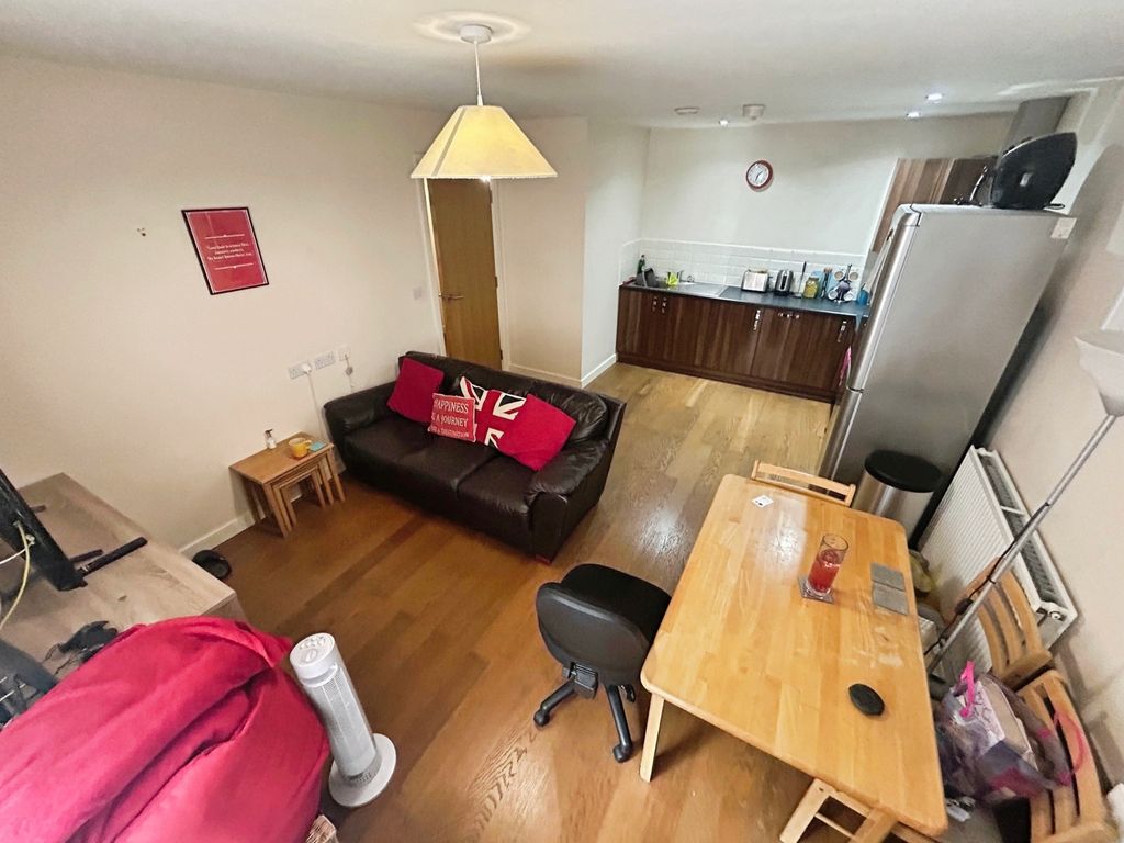 Property photo 2 of 12 Internal