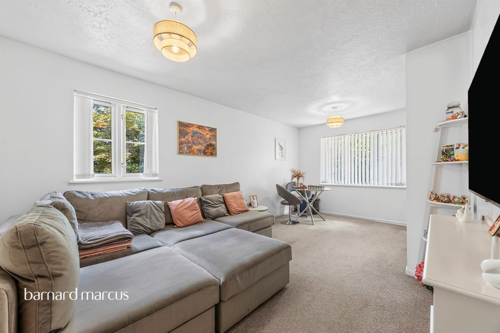 Property photo 3 of 13