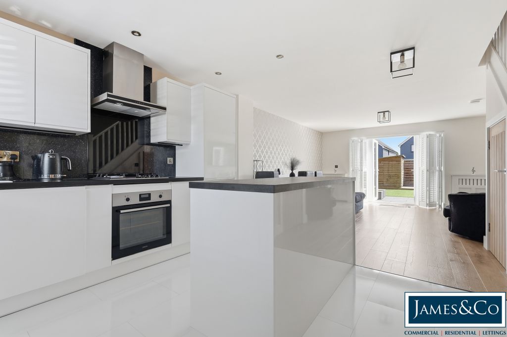 Property photo 2 of 14 5Walnutse