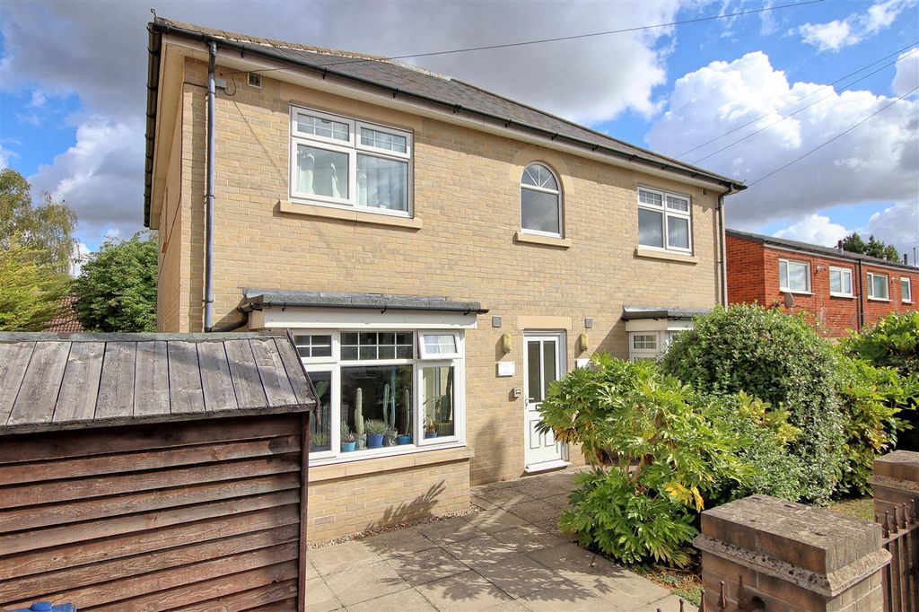 Property photo 1 of 7 Front.Jpg