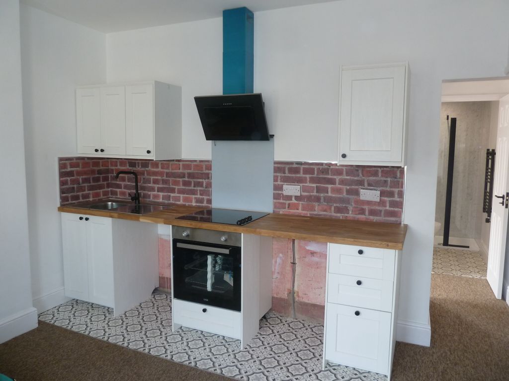 Property photo 2 of 6 Kitchen