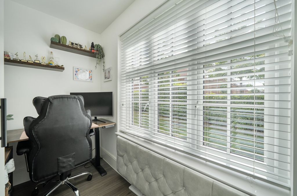 Additional image 7 of 4 bed semi-detached house for saleGalton Way, Warfield, Bracknell, Berkshire RG42