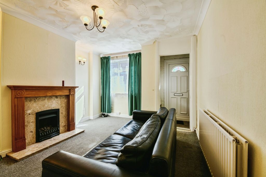 Property photo 2 of 18