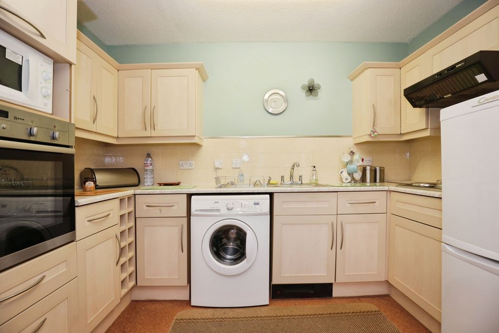 Property photo 2 of 17 Photo