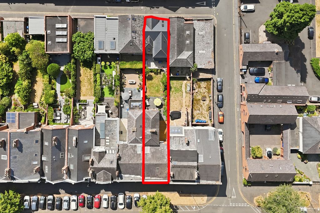 Property photo 2 of 39
