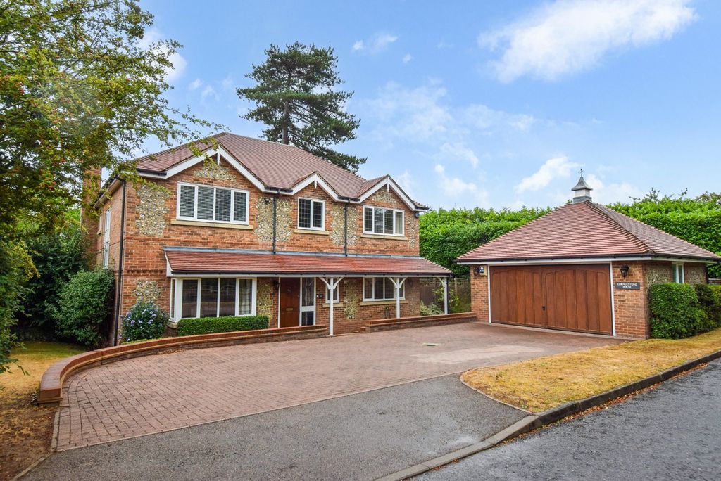 Property photo 1 of 27 External
