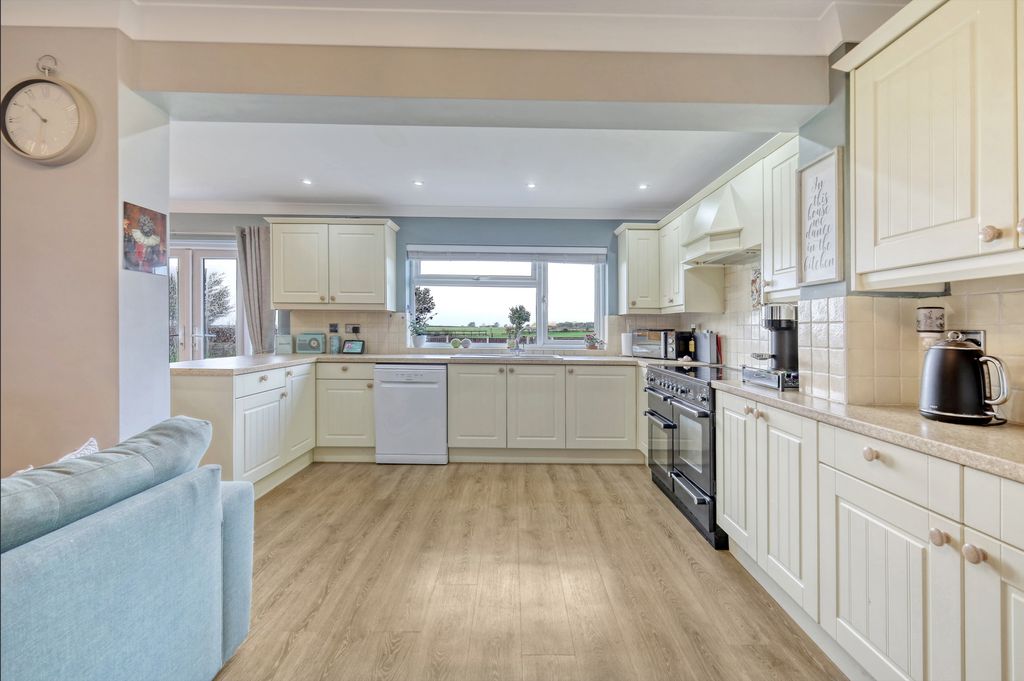 Property photo 3 of 42 7