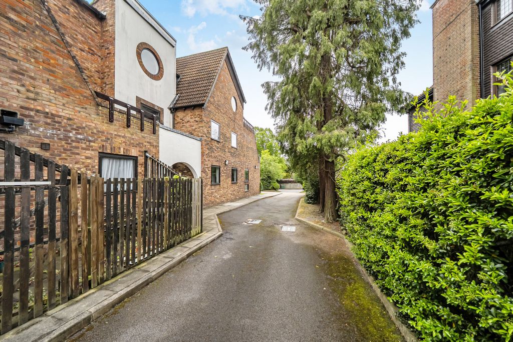 Property photo 2 of 25 1464652-4-6A0c50A...