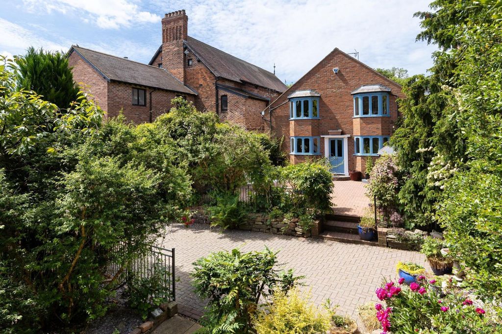 Property photo 1 of 31 Main (Thumbnail)