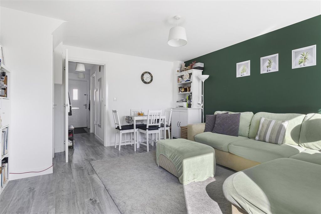 Property photo 3 of 12 7_76280.Jpg