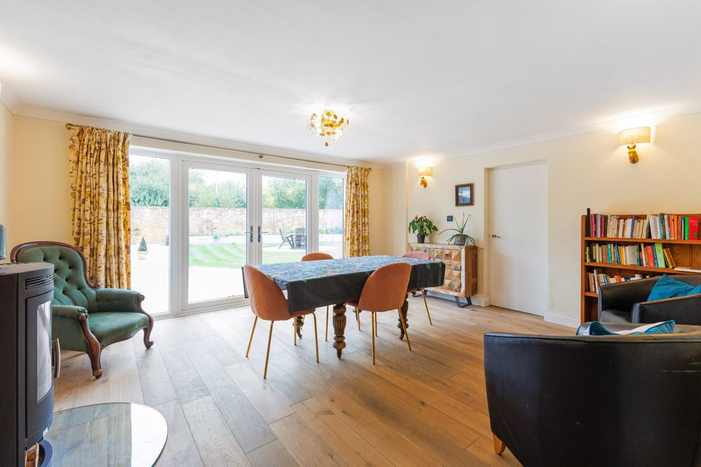 Property photo 2 of 23 Picture No. 05