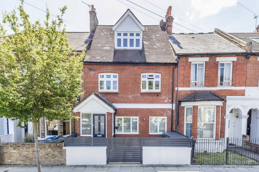 Property photo 1 of 11