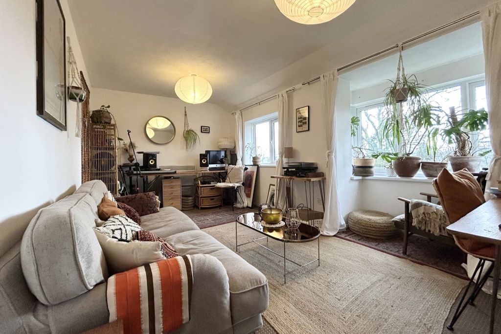 Property photo 2 of 8 2