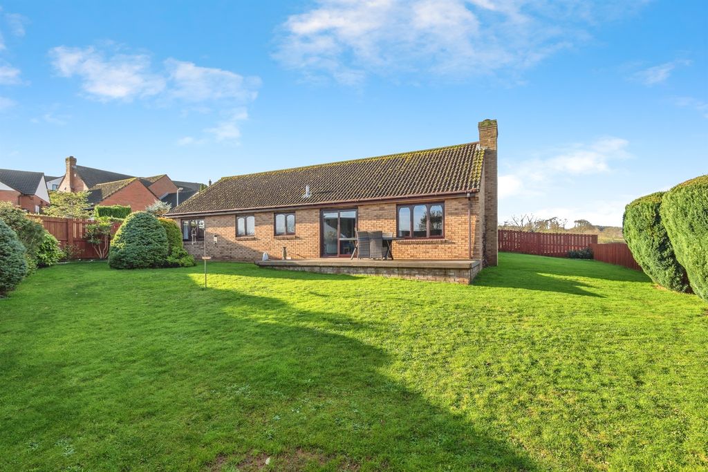 Property photo 2 of 16