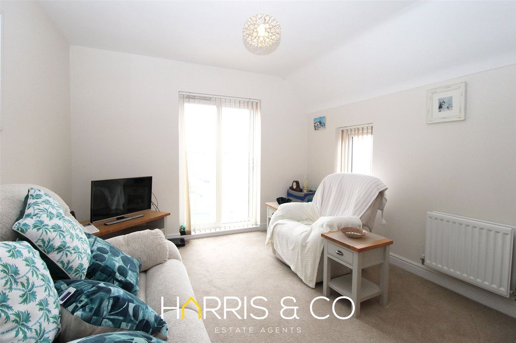 Property photo 3 of 17 Picture No. 06
