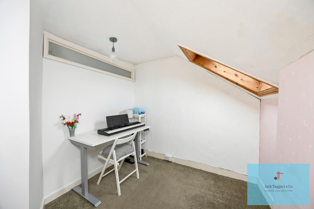 Property photo 3 of 21 Study