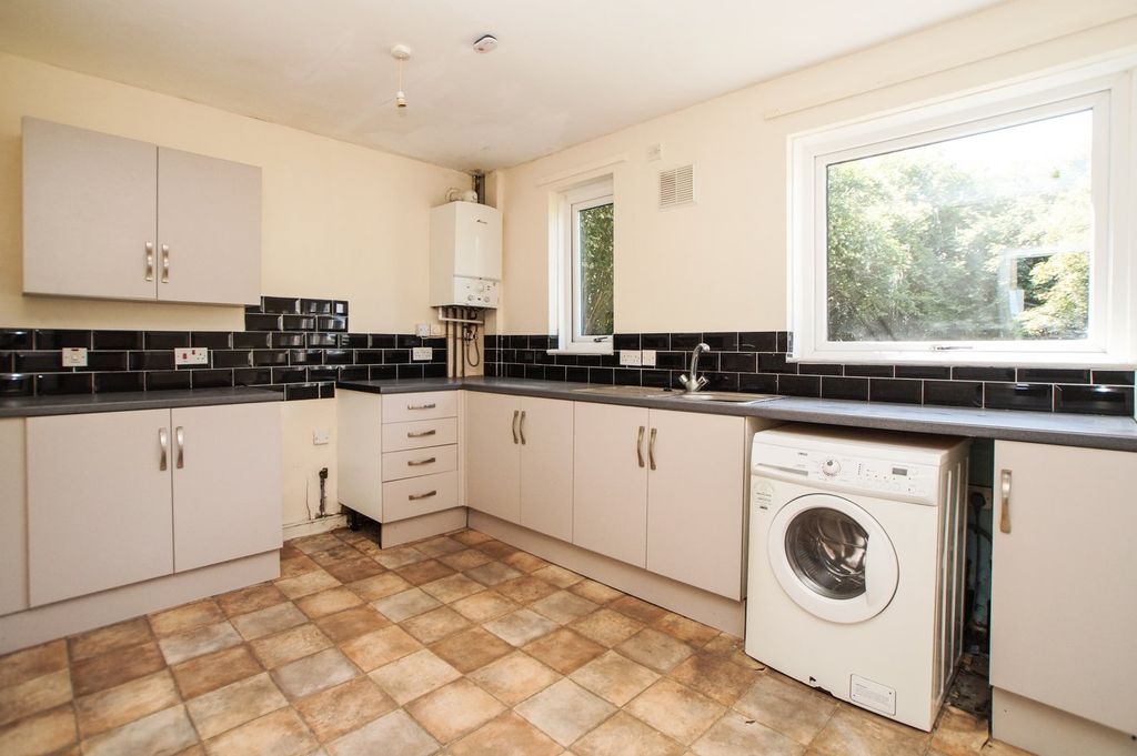 Property photo 2 of 15 Kitchen
