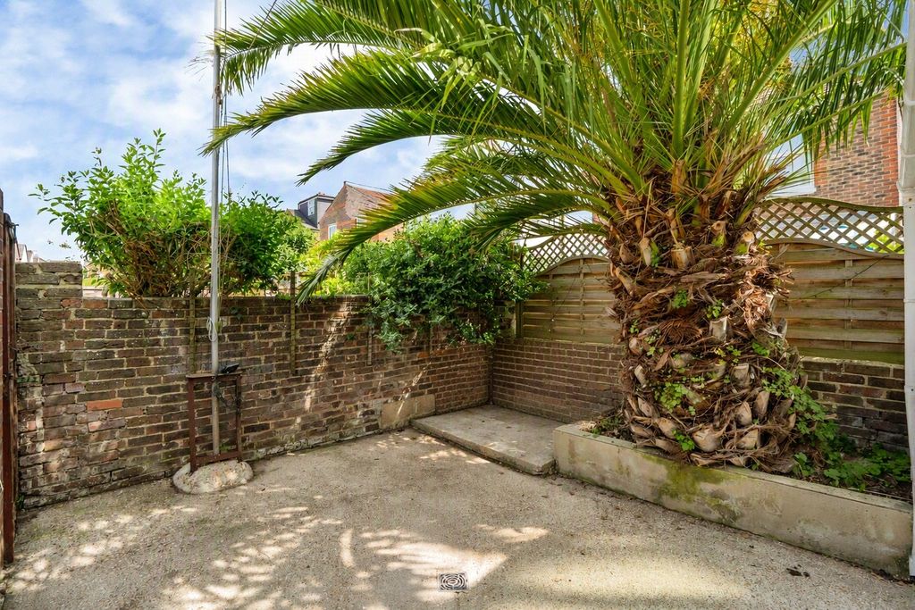 Property photo 3 of 19 Picture No. 25