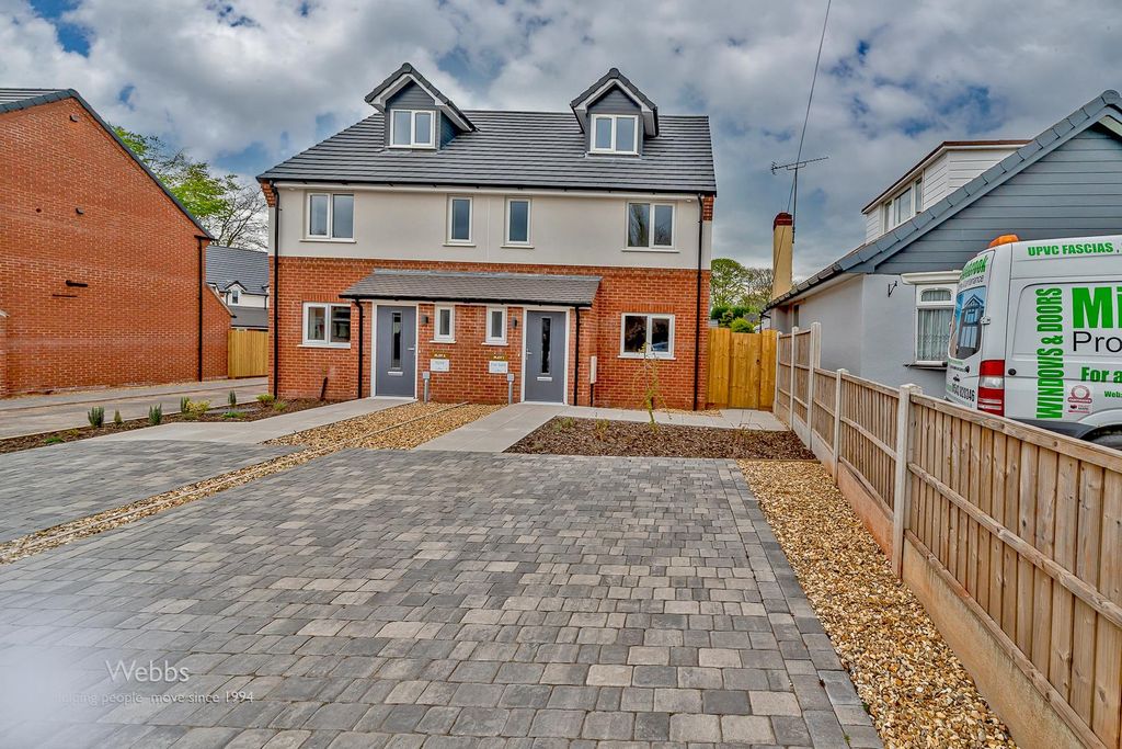 Property photo 1 of 37 Â© Webbs Estate Agents Â© (55 Of 93).Jpg