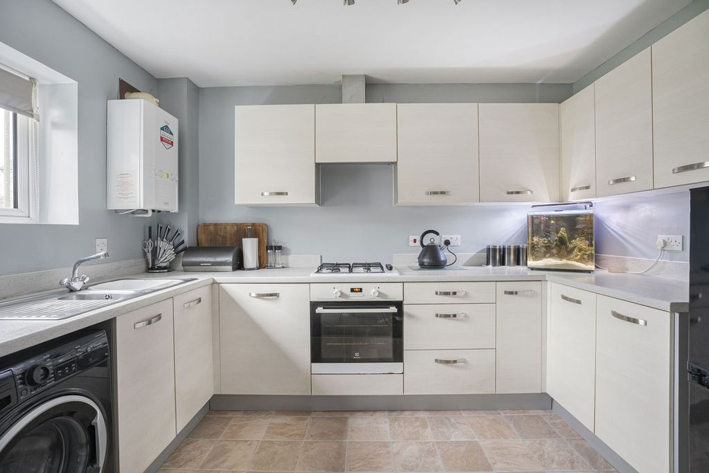 Property photo 2 of 13