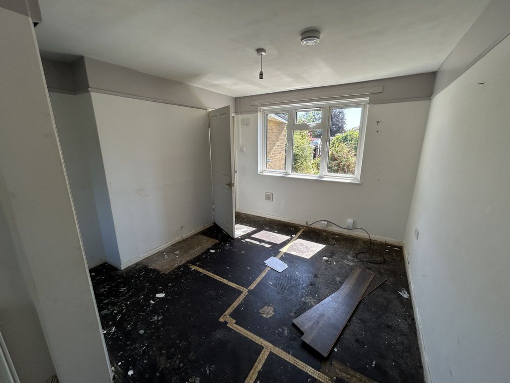 Property photo 3 of 11