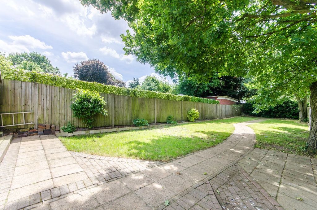 Property photo 3 of 12
