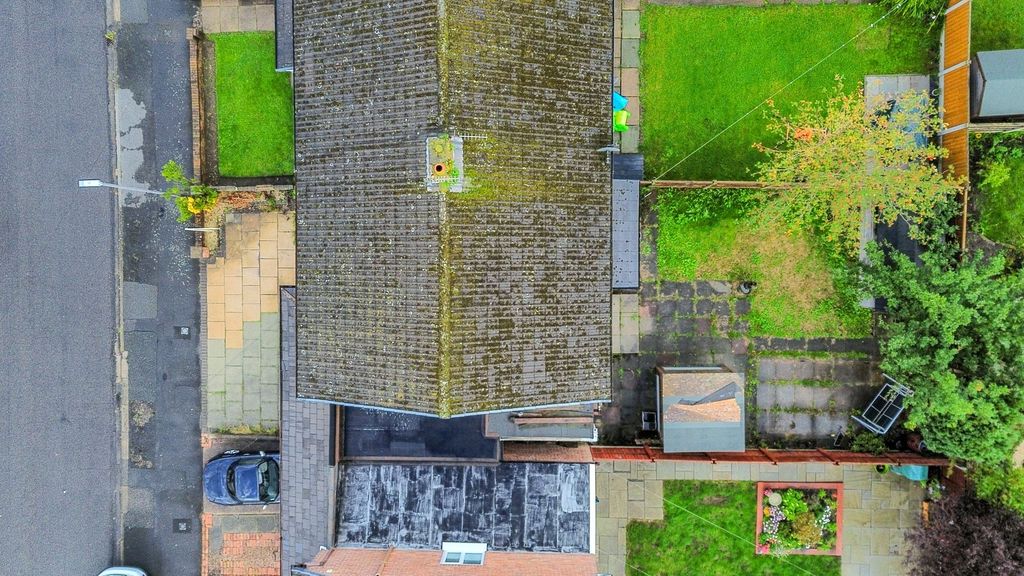 Property photo 2 of 31