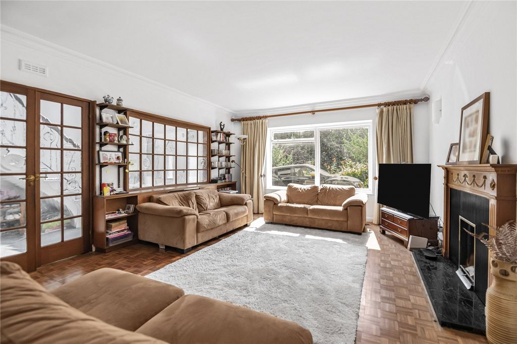 Property photo 3 of 23 Picture No. 11