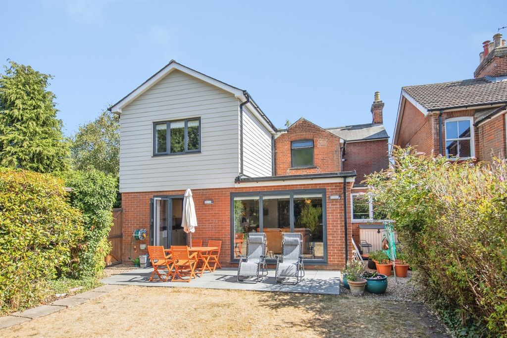 Property photo 1 of 33