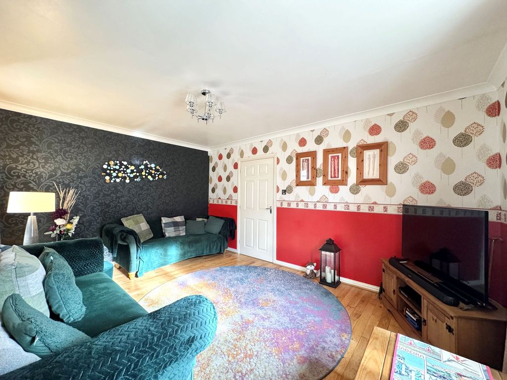 Property photo 3 of 26
