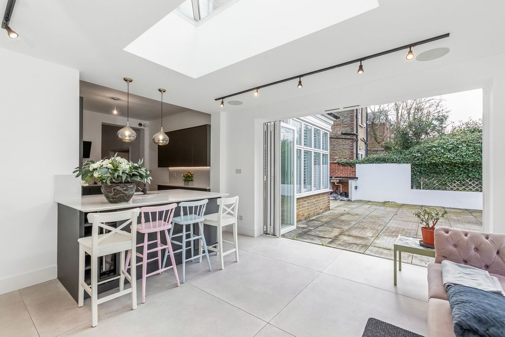 Property photo 2 of 50