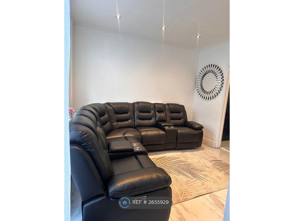 Property photo 3 of 27