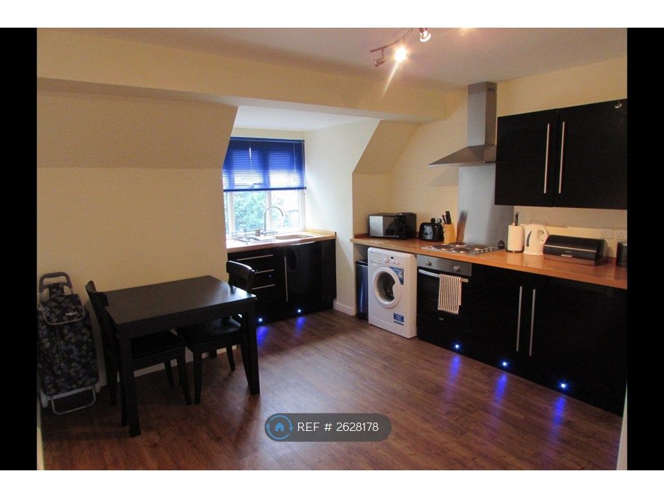 Property photo 1 of 17 Kitchen