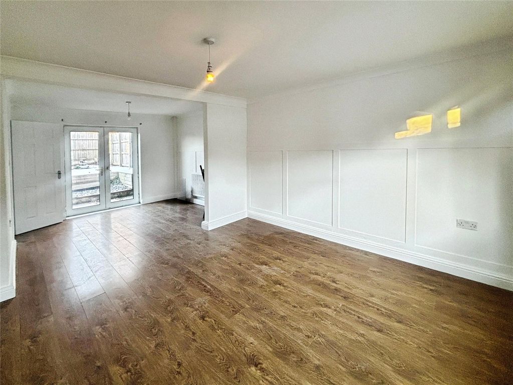 Property photo 3 of 14 Picture No. 23