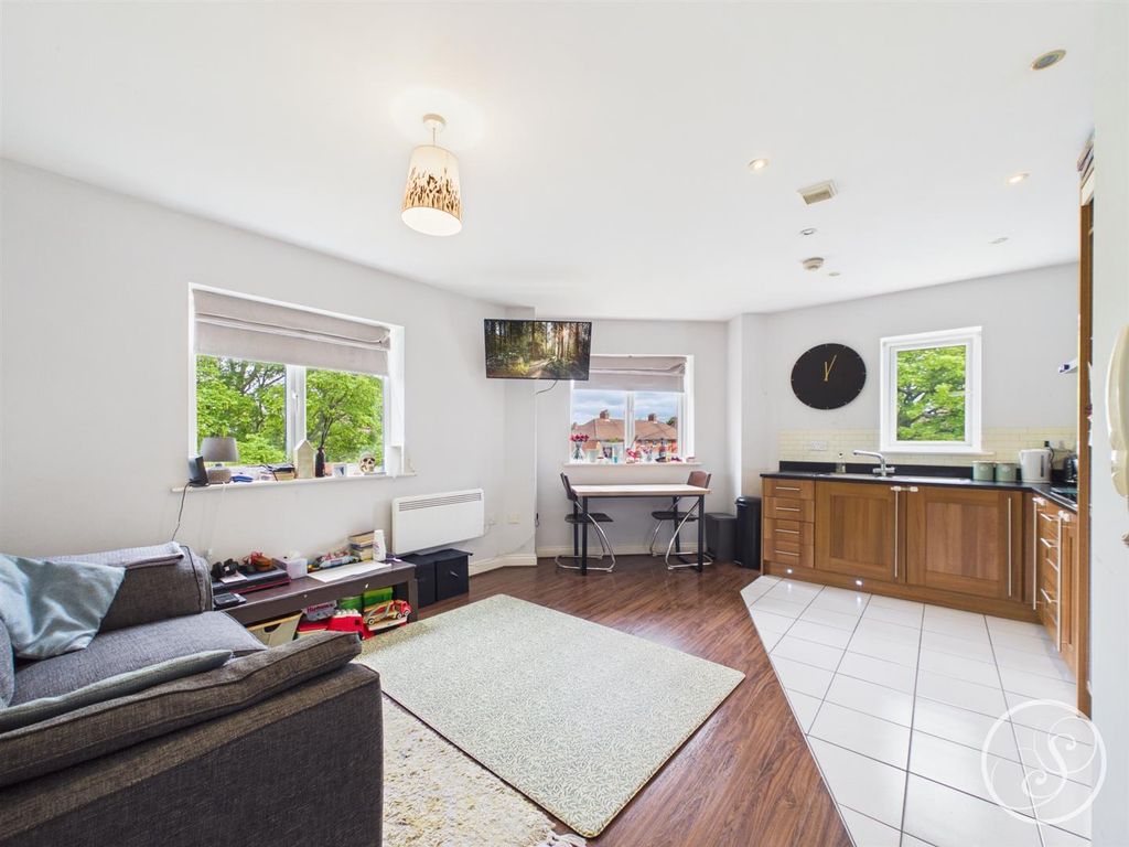 Property photo 2 of 9