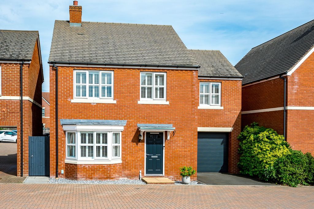 Property photo 1 of 36