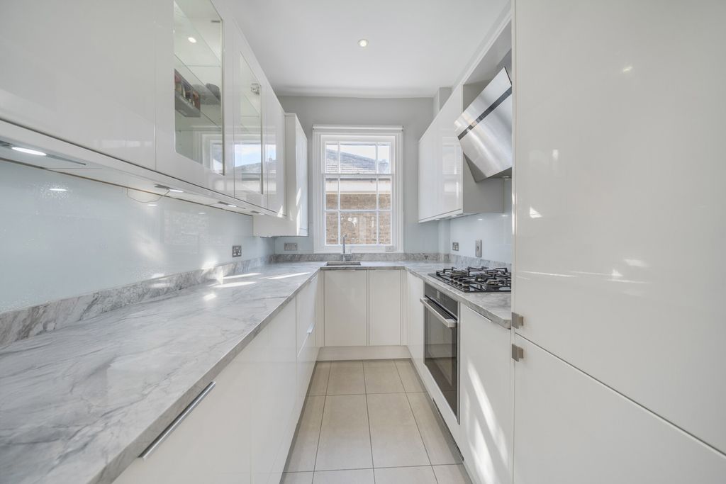 Property photo 2 of 34 Kitchen