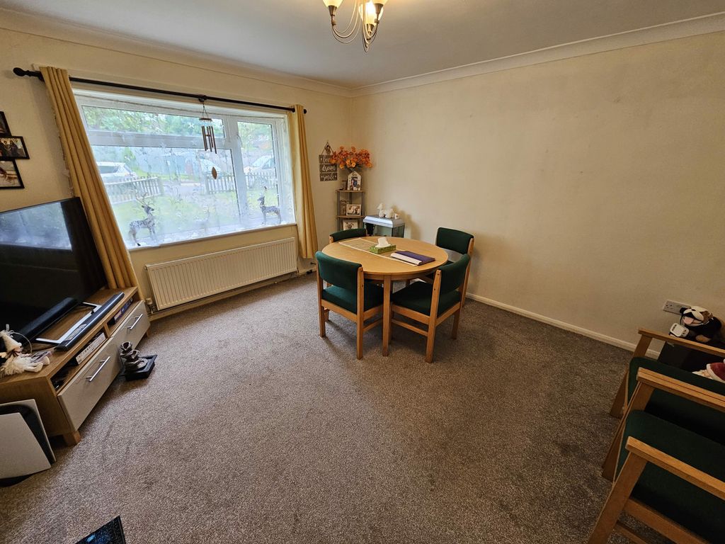 Property photo 2 of 5