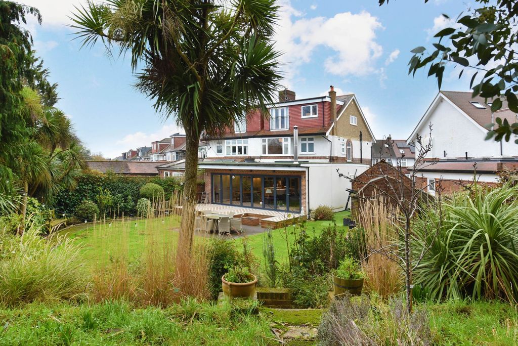 Property photo 1 of 21