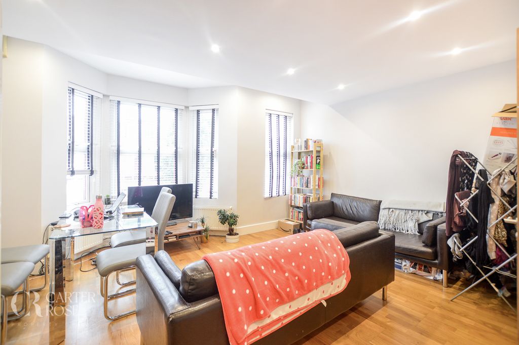 Property photo 3 of 10 Living Room