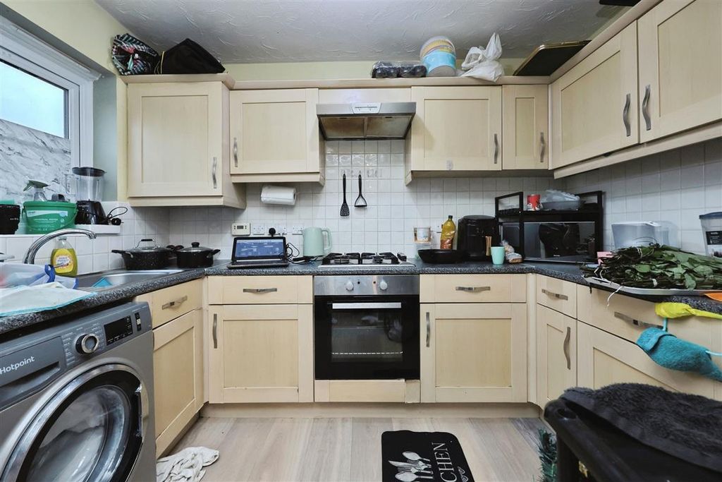 Property photo 2 of 26