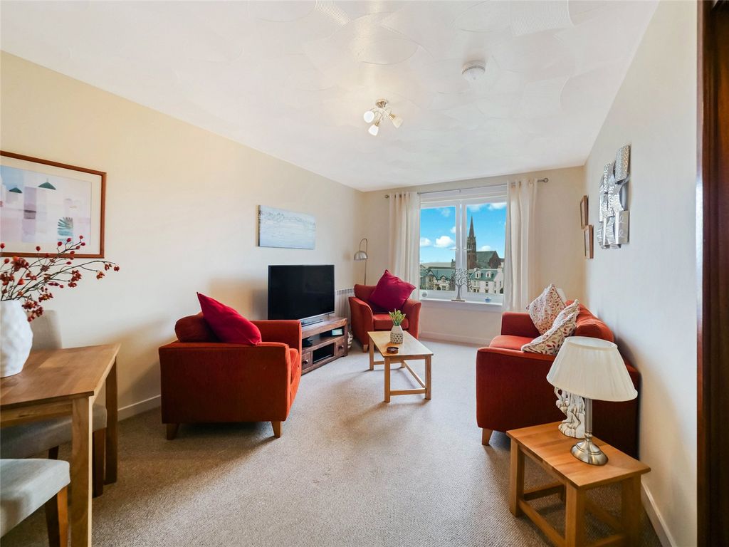 Property photo 2 of 15 Living/Dining Room