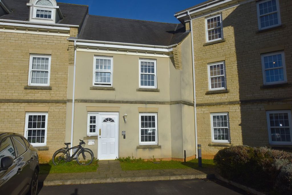 Property photo 1 of 18 Front