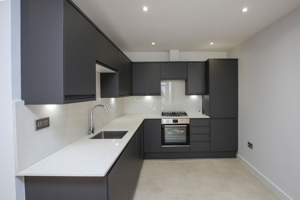 Property photo 2 of 12 Kitchen