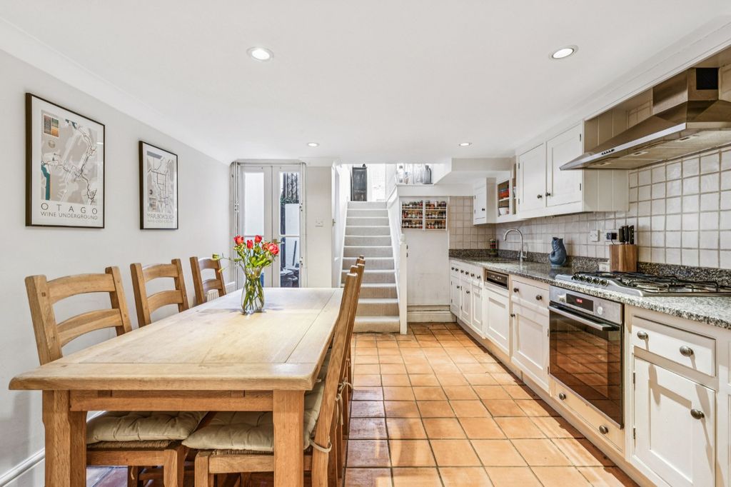 Property photo 3 of 8