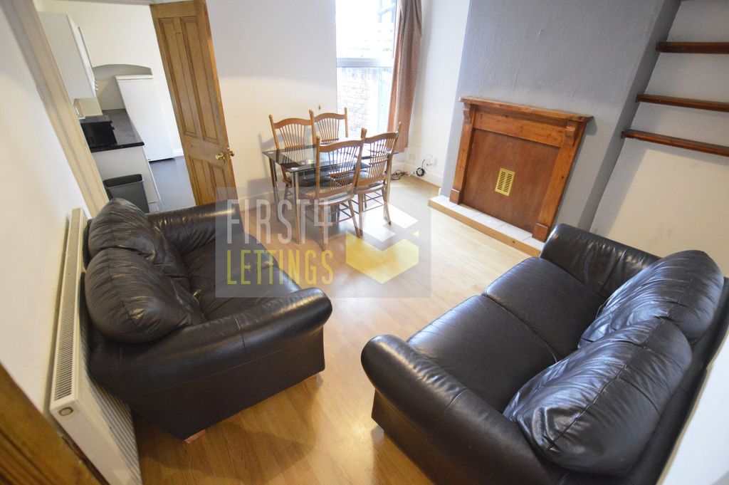 Property photo 1 of 11 Photo 10