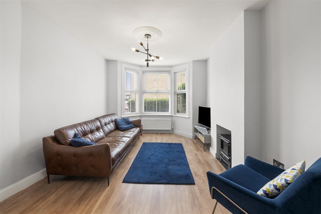 Property photo 2 of 14
