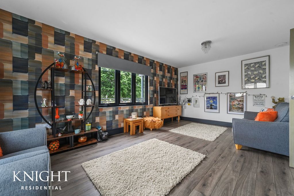 Property photo 3 of 50